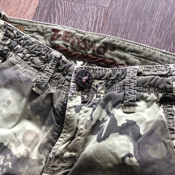 CAMO PANTS (27x33) - Picture 2 of 3